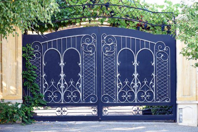 Metal Gate