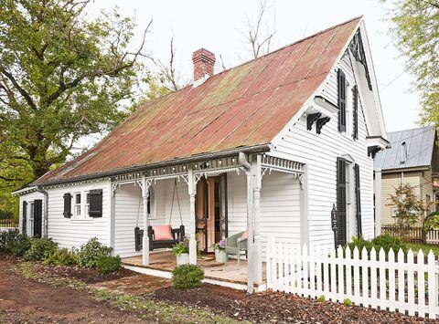 Pointed Picket Fence