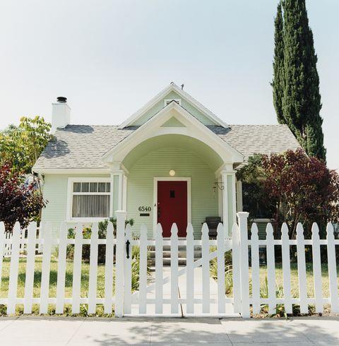 White Picket Fence with Gate