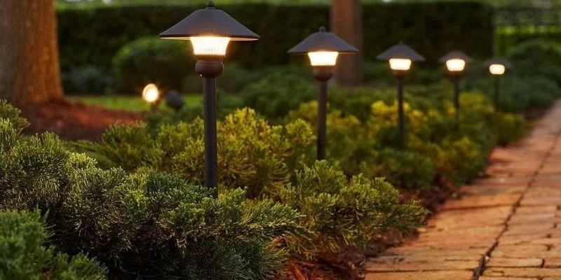 Solar vs. Low Voltage Landscape Lighting: Which is Best for You?