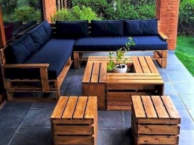 17 DIY Pallet Garden and Furniture Ideas 