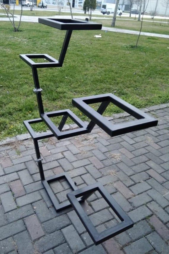 Classic Metal Stand