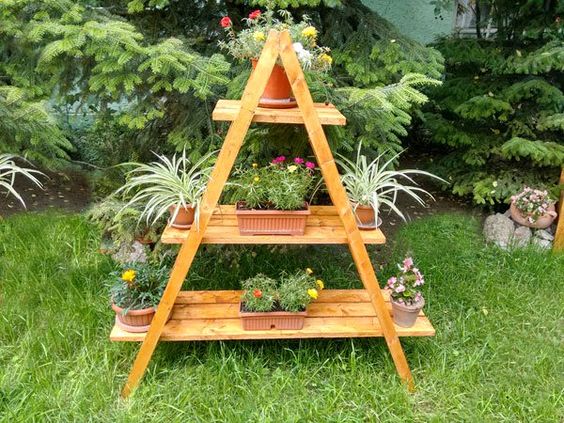 Easy DIY Plant Stand
