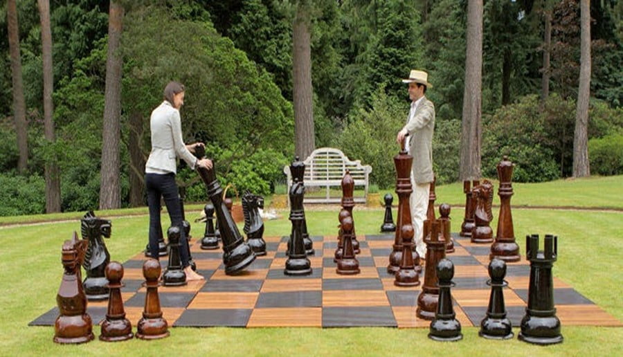 Giant Chess