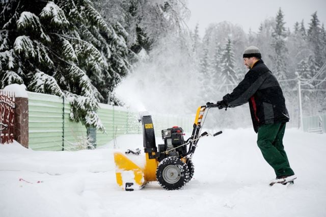 Power Brush VS Snow Blower: The Best for your Climate?