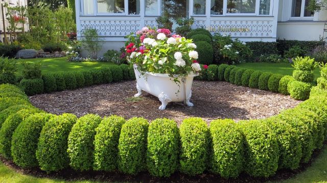 15 Awesome Garden Landscaping Ideas