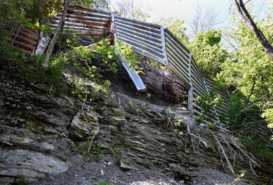 Bulging Retaining Wall