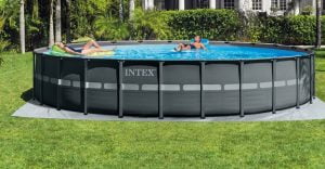 how much water in an above ground pool