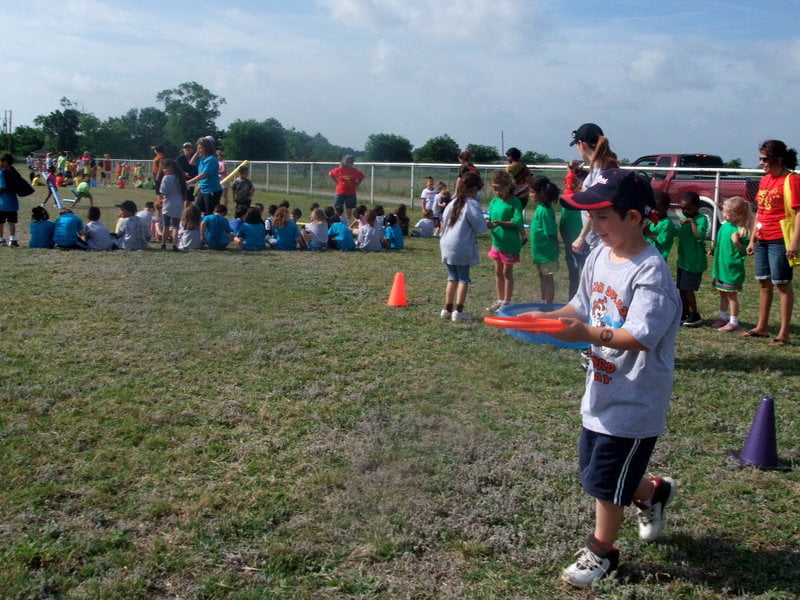 Frisbee Water Race