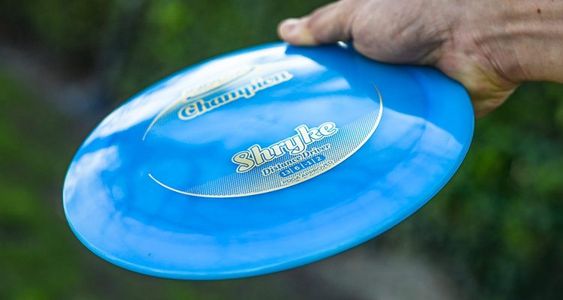 The Ultimate Guide to Throwing a Frisbee Golf Disc Straight