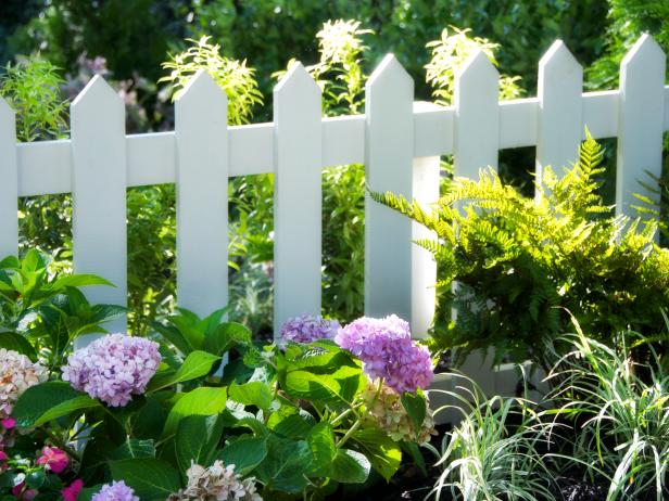 Natural Fencing vinyl Gate