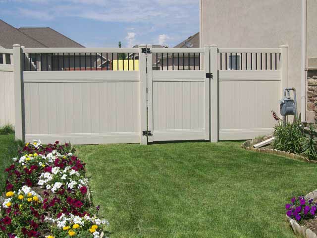 Striking vinyl Fence Gate