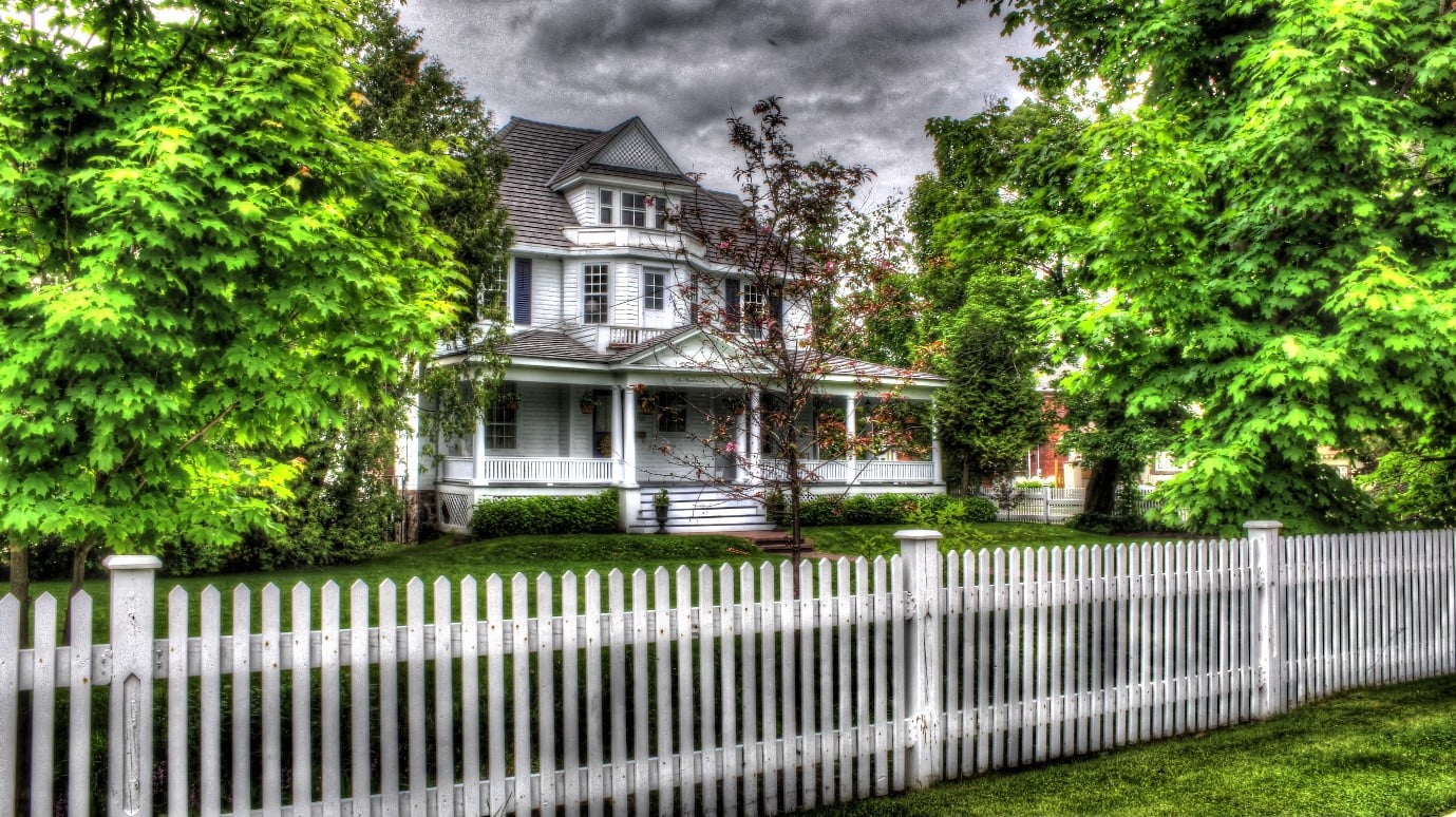 Can I Build a Fence around My Entire House? Organize With Sandy