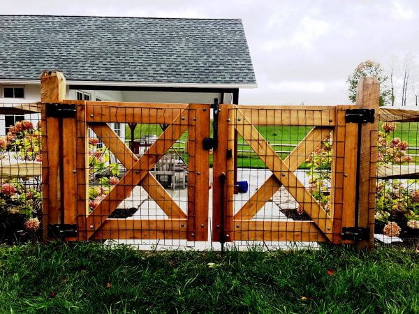 12 Of Our Favorite Privacy Fence Double Gate Ideas - Organize With Sandy