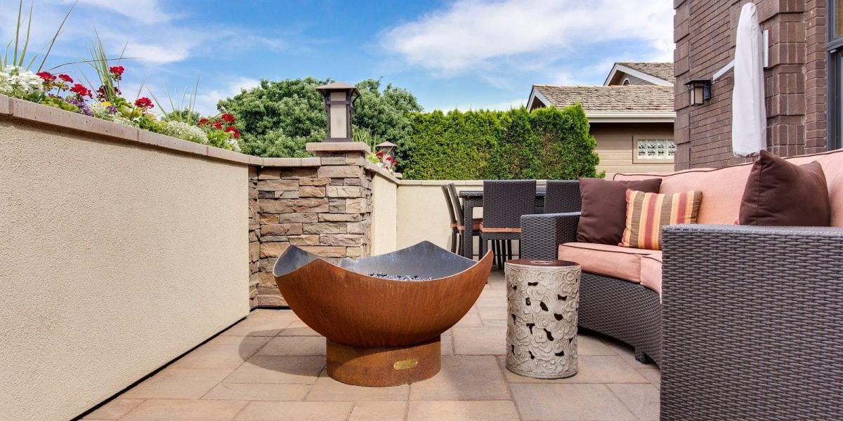 6-modern-patio-furniture-ideas-for-a-large-family-organize-with-sandy