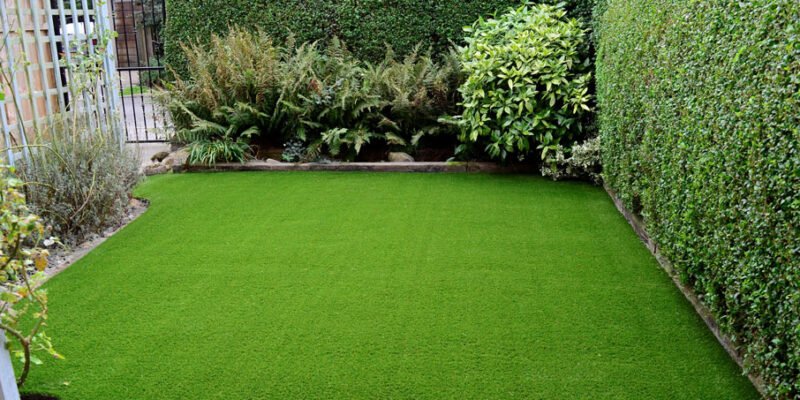 The Benefits Of Artificial Lawns vs. Natural Grass Lawns