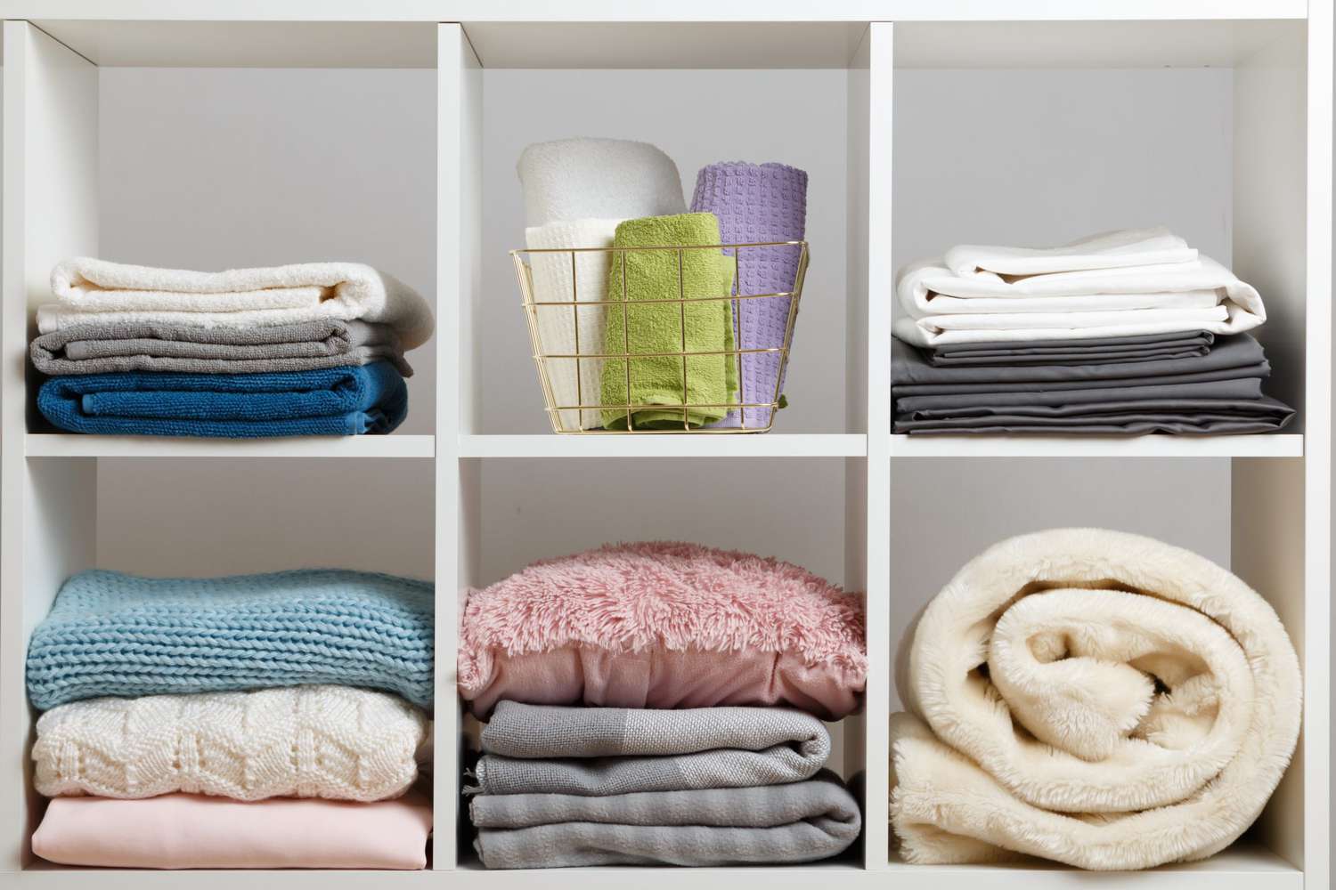 7 Best Tips For Organizing Your Closet For Sheets, Towels, and Blankets Organize With Sandy