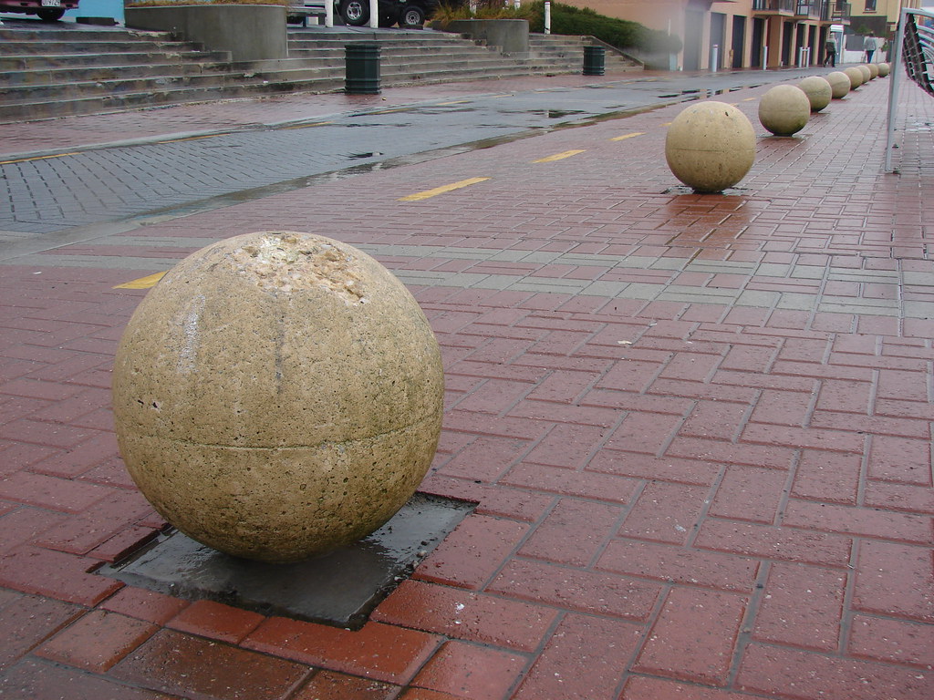 Concrete Balls | Concrete balls along the edge of the road. | yum9me |  Flickr
