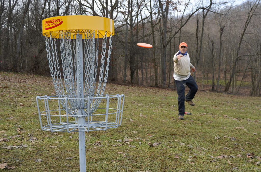 Advantages of Playing Disc Golf