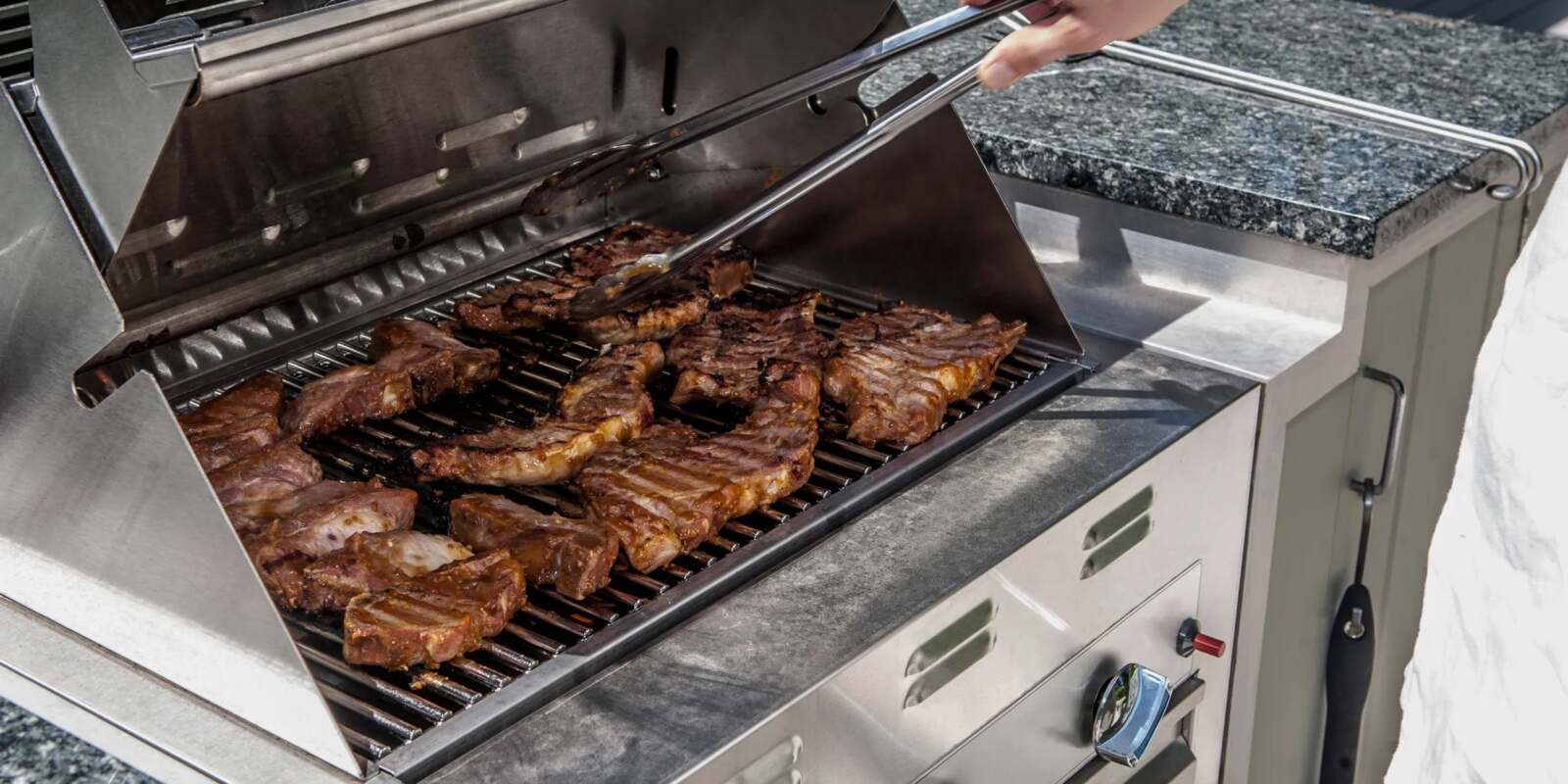 What Temperature to Cook Steaks on Gas Grill Organize With Sandy