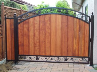 Are Wooden or Metal Gates Better?