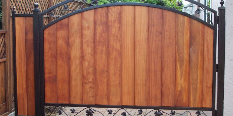 Are Wooden or Metal Gates Better?