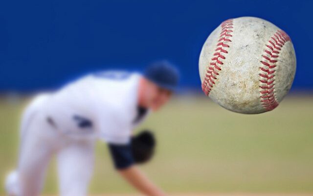 How Do You throw a curveball in baseball