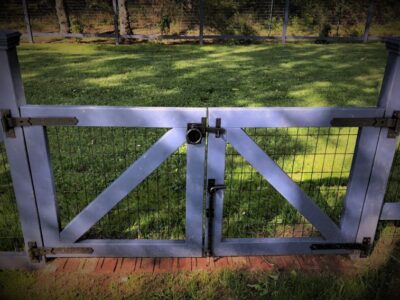 How to Keep a Double Gate from Blowing in The Wind