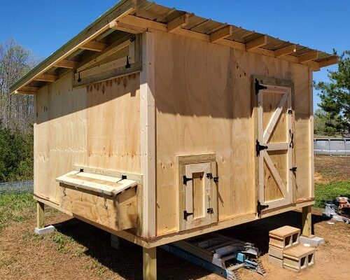 Can a Chicken Coop Be 4 Feet Off the Ground?