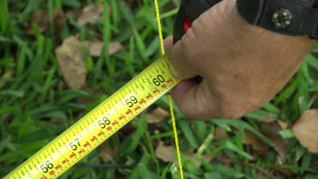 Measure the Distance Between the Ground and The String