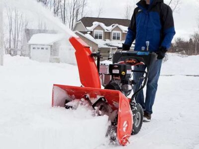What Engine is on a Powersmart Snow Blower?