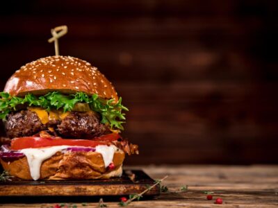 Know what sets specialty burgers apart, from creative toppings to gourmet seasoning. Upgrade your burger experience with these tasty culinary creations.