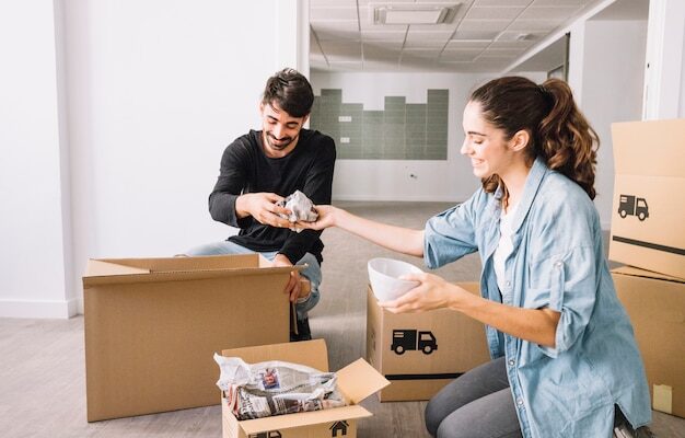 couple-unpacking-boxes